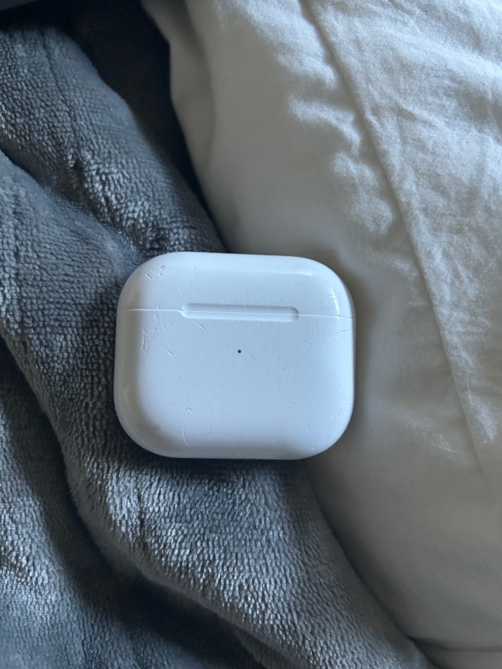 Apple Airpods 3 (Case and ONLY Left Airpod)